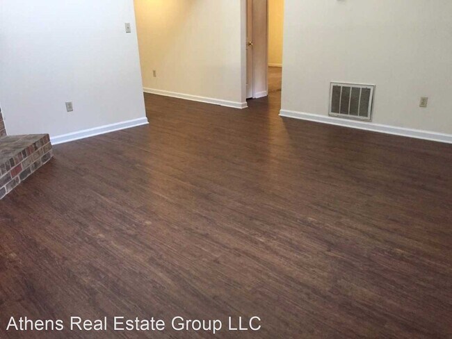 Foto del edificio - 2 br, 1 bath House - 420 Timothy Road