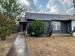 Building Photo - 16024 Windermere Dr