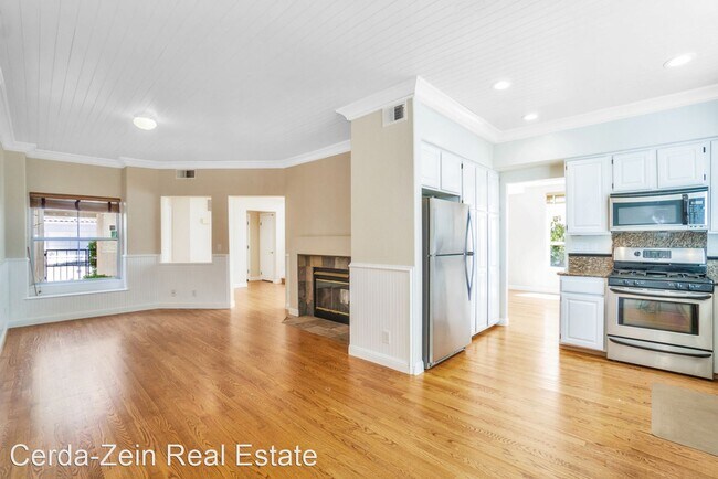 Building Photo - 3 br, 2.5 bath House - 211 Hudson Bay - LU