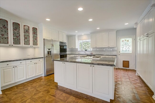 Foto del edificio - 134 S Carmelina Ave