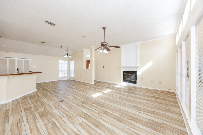 Foto del edificio - 13442 S Fairview Ave