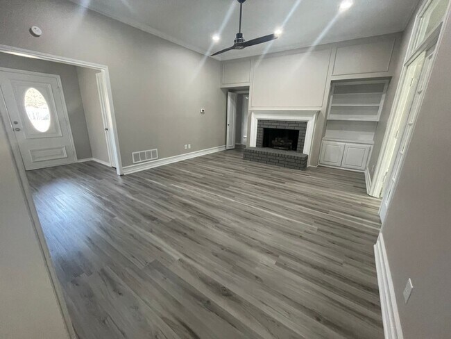 Building Photo - 133 Timber Ridge Dr