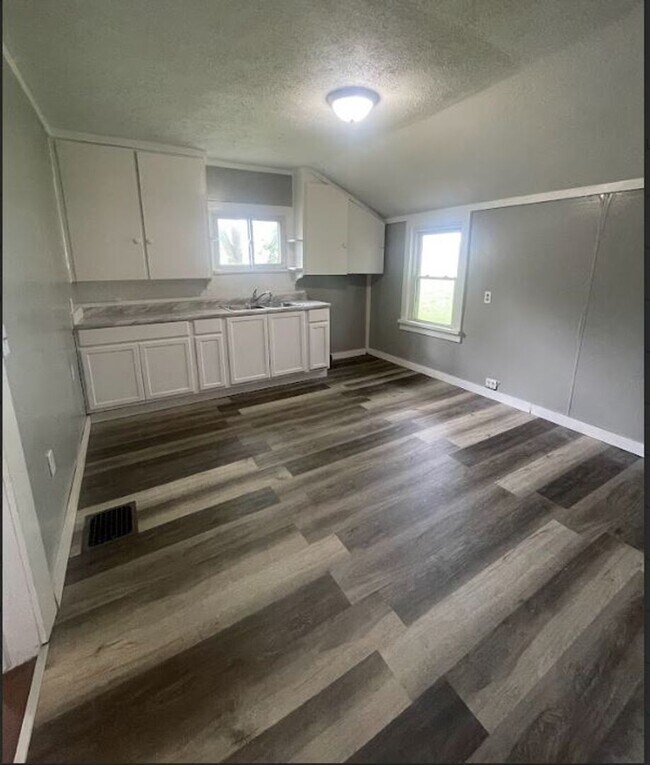 Foto del edificio - 3 bed 1 bath close to everything in Dayton!