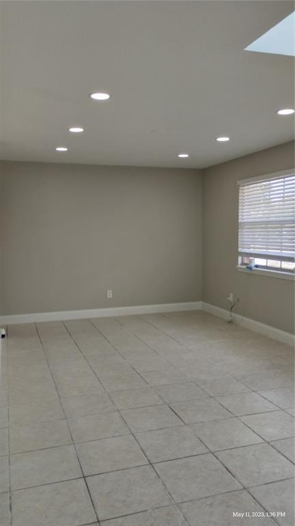 Building Photo - 1831 N Normandy Blvd