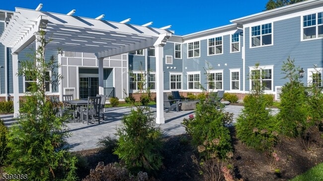 Foto del edificio - 663 Springfield Ave