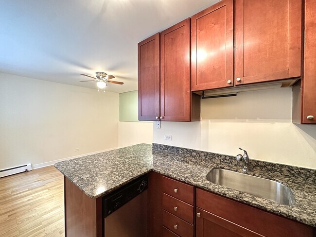Foto del edificio - 650 W Wrightwood Ave