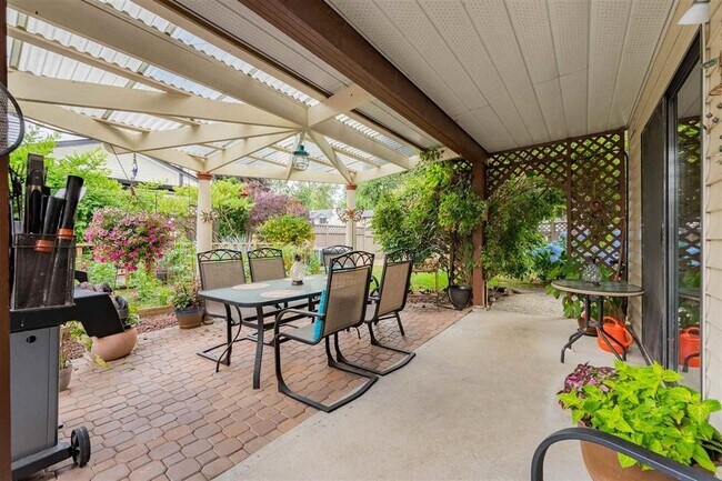 Building Photo - 22790 Balabanian Cir