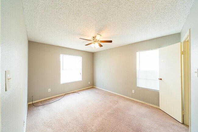 Foto del edificio - 12660 Ashford Point Dr