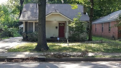 Building Photo - 534 S Reese St