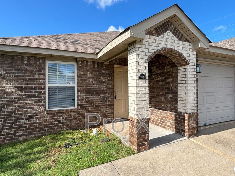 Primary Photo - 3304 SW Victoria Pl