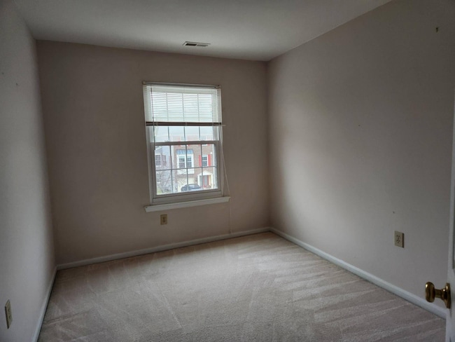 Foto del edificio - END Unit 3 LEVEL TH -- 3 bedrooms, 2.5 Bat...