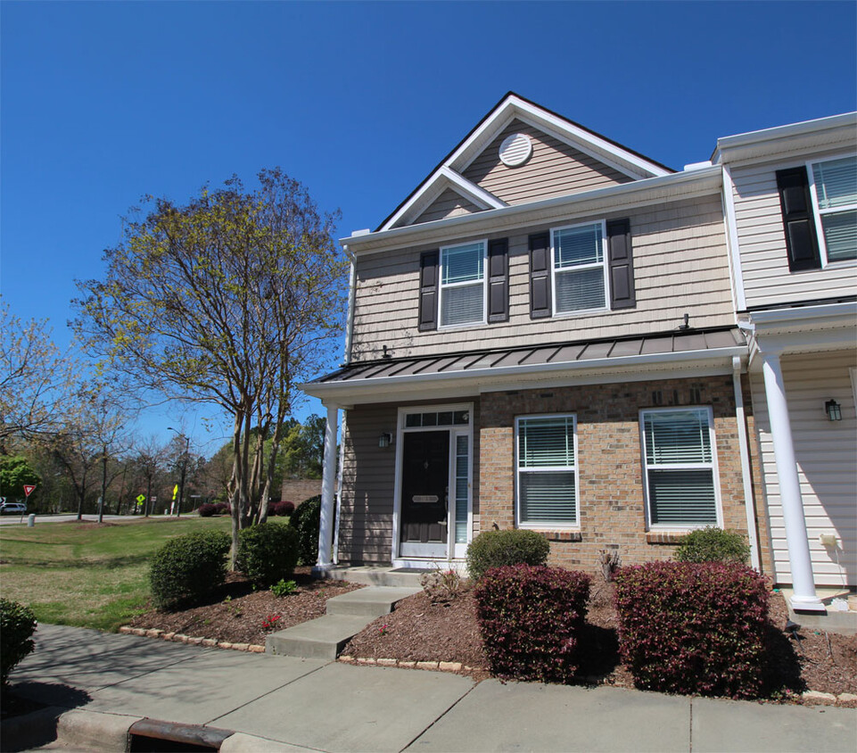 Primary Photo - 711 Keystone Park Dr