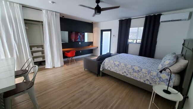 Foto del edificio - 740 SW 9th St