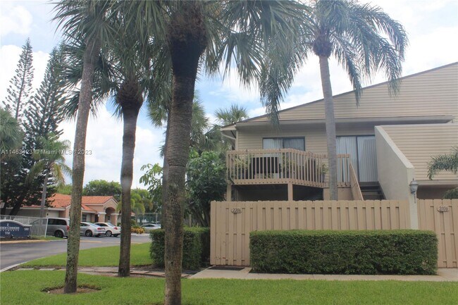 Building Photo - 602 Executive Center Dr
