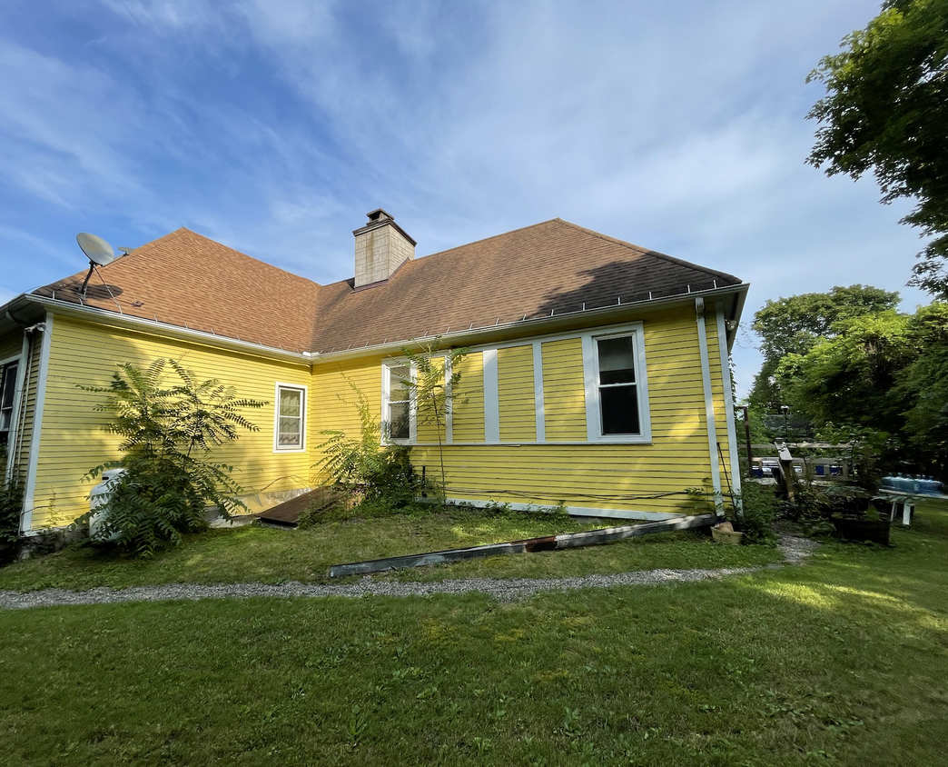 Schoolhouse building - 20 Washington St