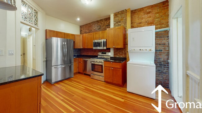 Building Photo - 3 Mark St