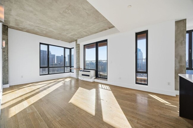 Foto del edificio - 225 EAST 138 STREET