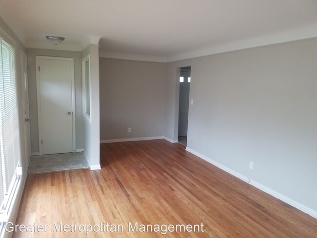 Building Photo - 3 br, 2.5 bath House - 254 Greenvale Road