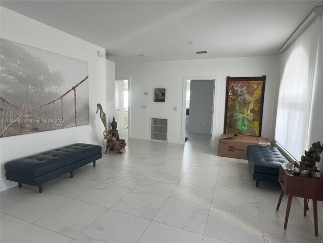Foto del edificio - 13621 SW 16th St