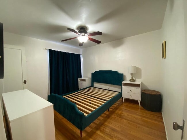 BEDROOM - 824 Pearl St