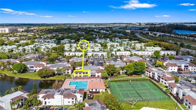 Foto del edificio - 10877 NW 7th St