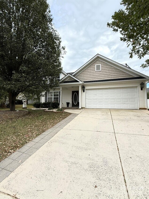Foto principal - 5316 Fernhill Dr