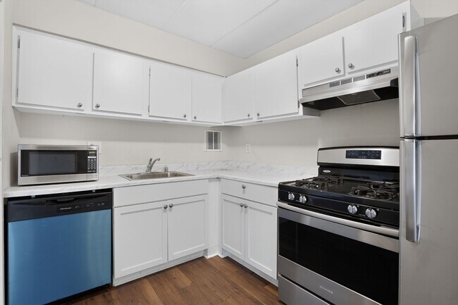 Building Photo - 5703 Indian Ct