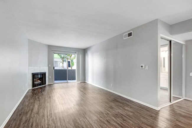 Interior Photo - Park Dickens