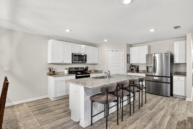 Building Photo - 255 Eunola Ln