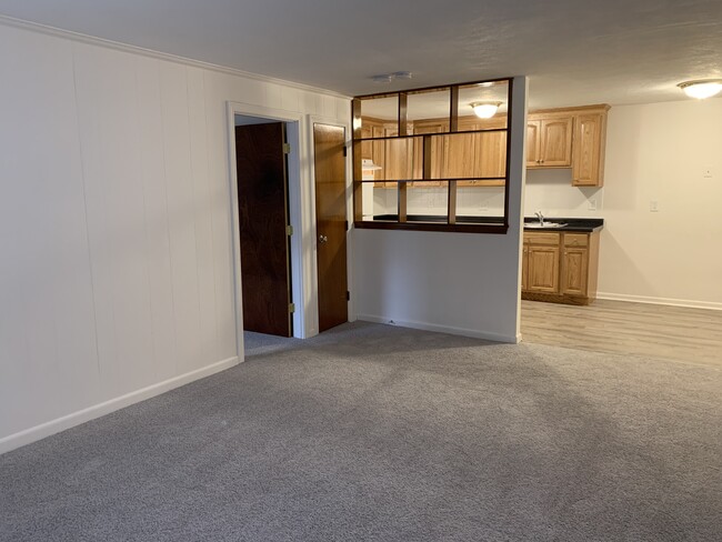 Building Photo - 3 Viking Ct