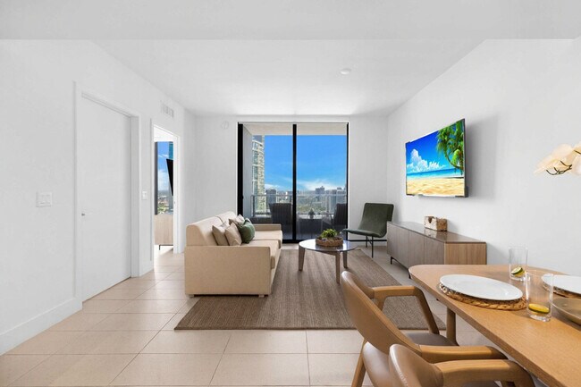 Building Photo - 601 NE 1st Ave