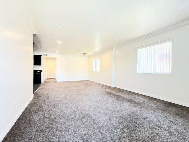 Foto del edificio - 114 W 50th St