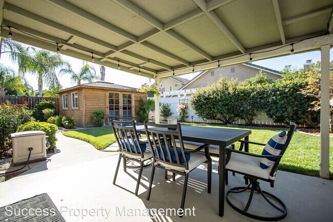 Building Photo - 3 br, 2 bath House - 1080 E Springer Dr.