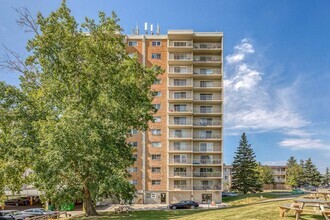 Building Photo - Holly Acres Apartments