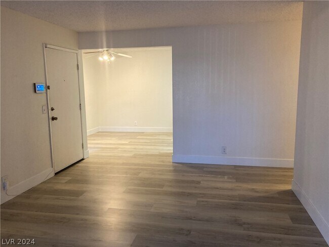 Building Photo - 3151 N Soaring Gulls Dr