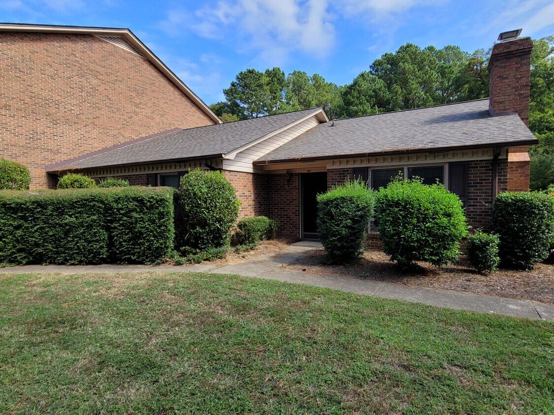 Foto principal - Exclusively offered by MUSE REALTY, LLC