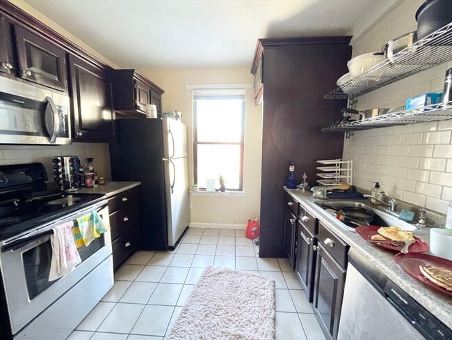 Foto del edificio - 1578 Tremont St