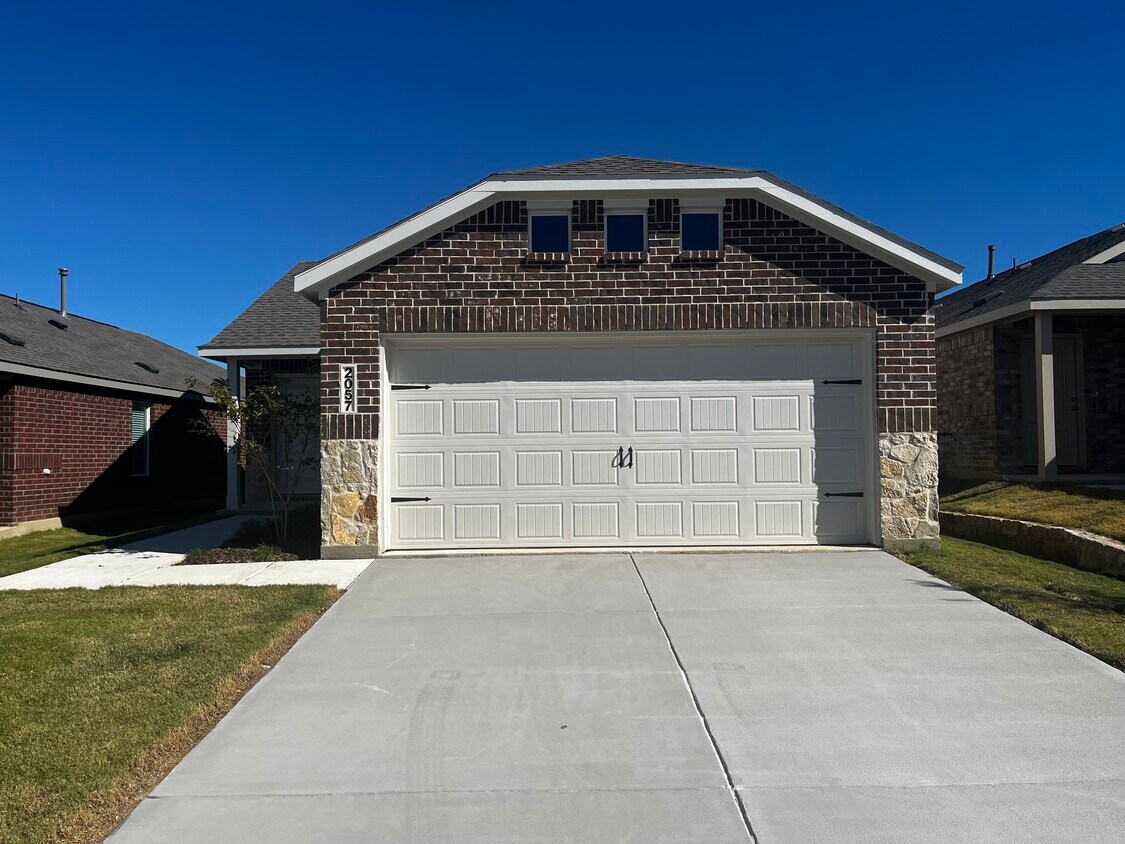 Photo - 2057 Sulky Ln (Aubrey, TX)