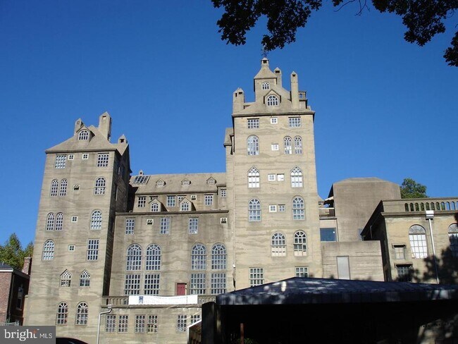 Foto del edificio - 121 W Oakland Ave