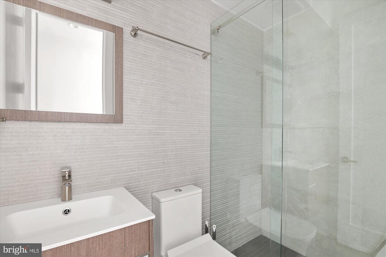 Foto principal - 2247 12th St NW