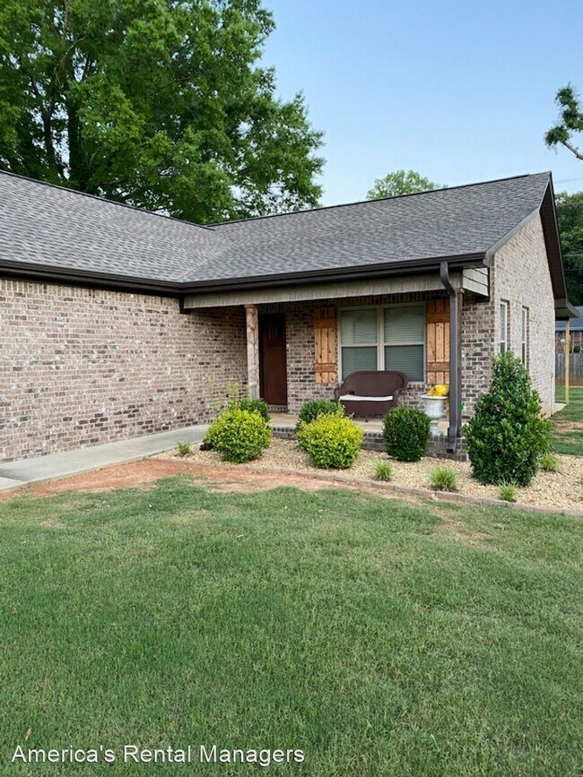 Foto del edificio - 3 br, 2 bath House - 1026 Ridge Ave