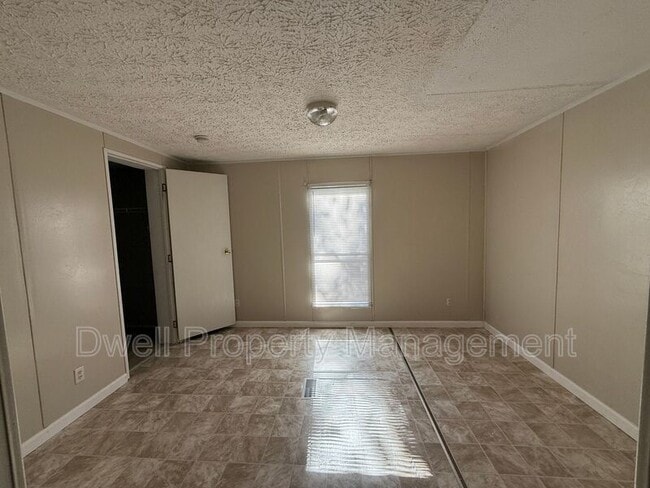 Building Photo - 353 Barnhart Dr