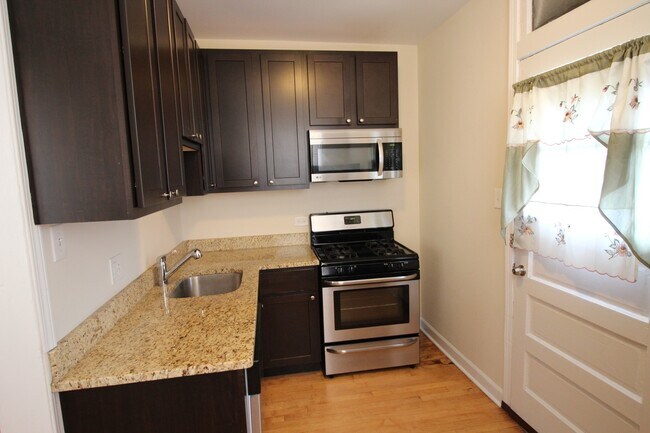 Foto del edificio - 2341 W Rosemont Ave