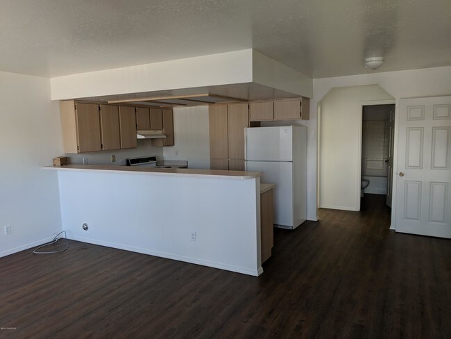 Building Photo - 3156 N Constance Dr