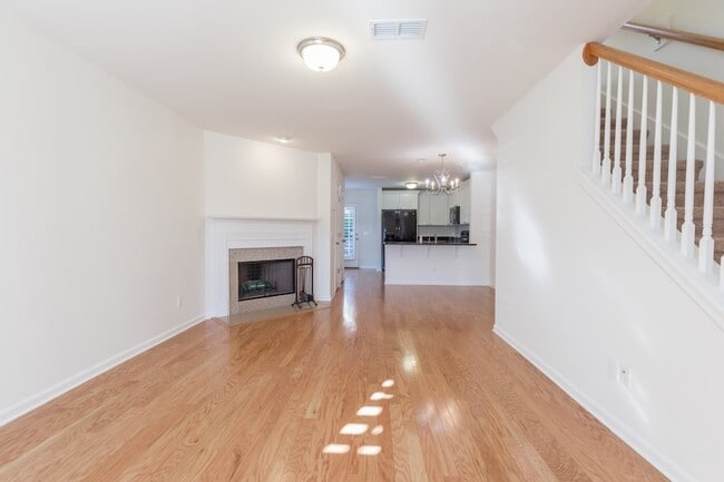 Building Photo - 1249 Riverbrook Dr