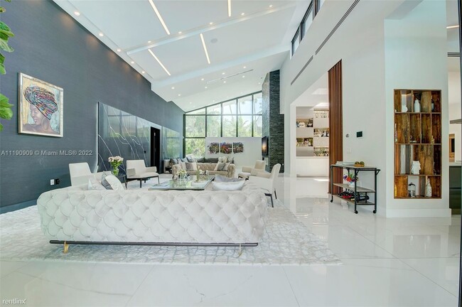 Foto del edificio - 7 br, 6 bath House - 6783 SW 104th St