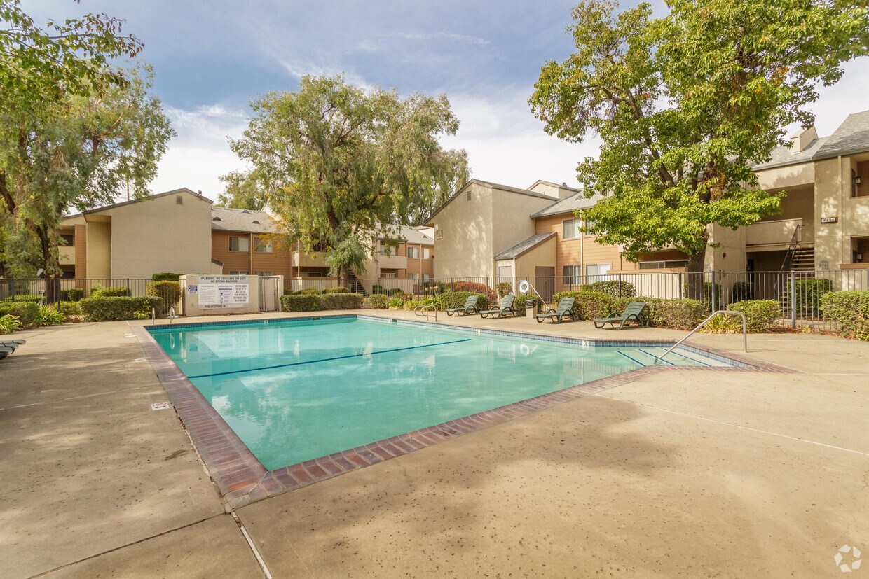 Piscina 1 - Carmel Pointe