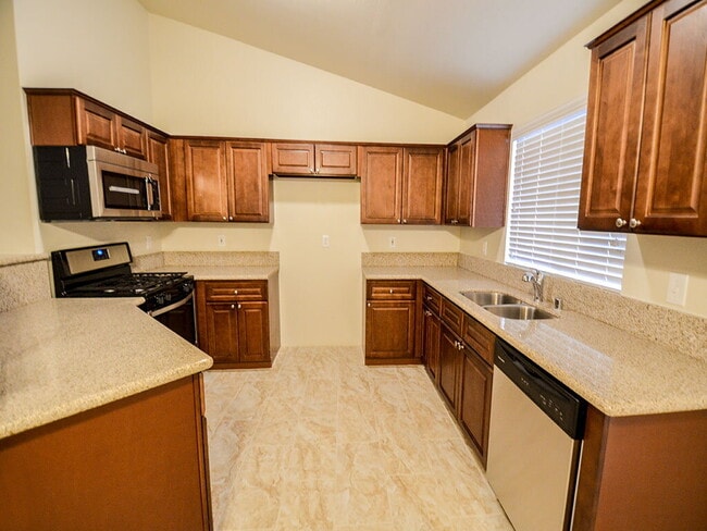 Building Photo - 3825 Gulliver St