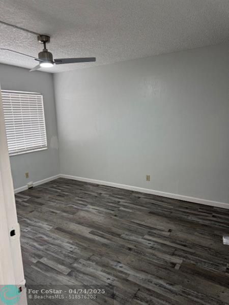 Foto del edificio - 751 Pine Dr