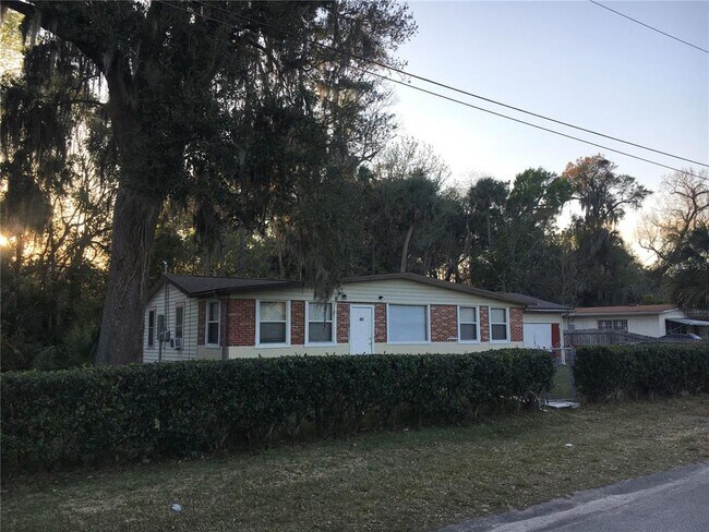 Building Photo - 112 Edwards St